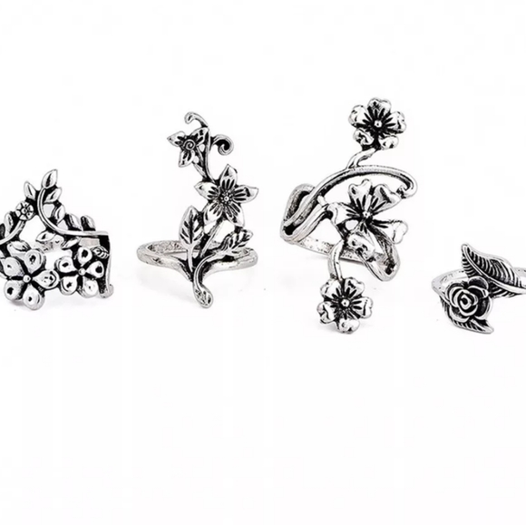 Relisted☆Olly☆ Flower Ring Set - Picture 4 of 6